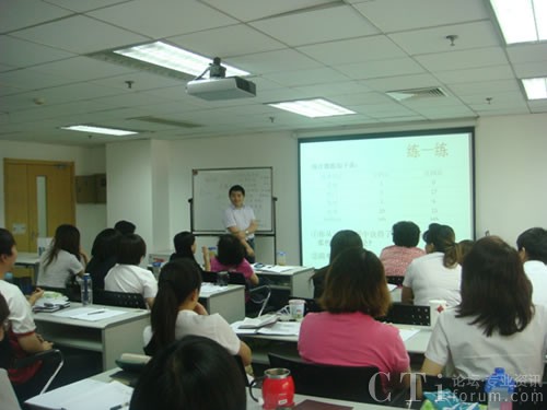 ���{���h�ɹ����A���y�пͷ����Č�ʩ������Ӗ